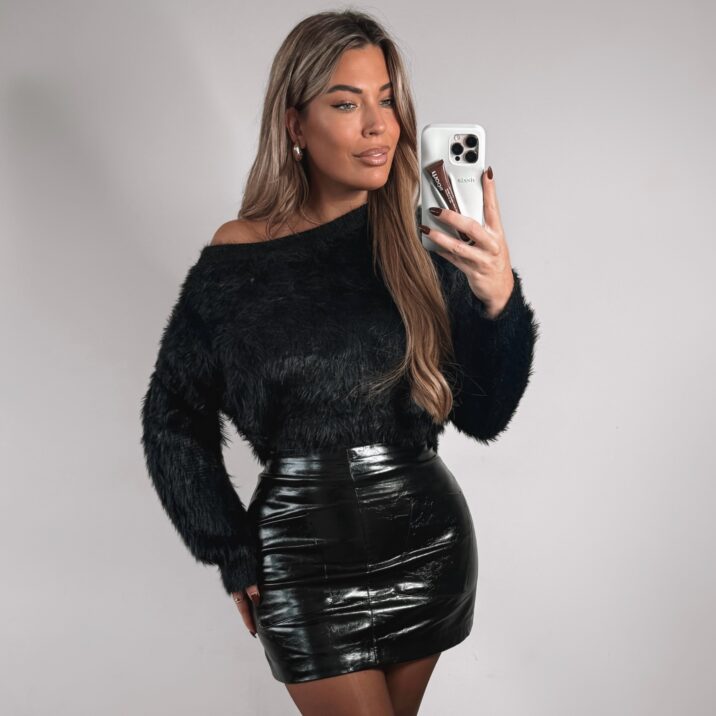 Serena Furry sweater - Black
