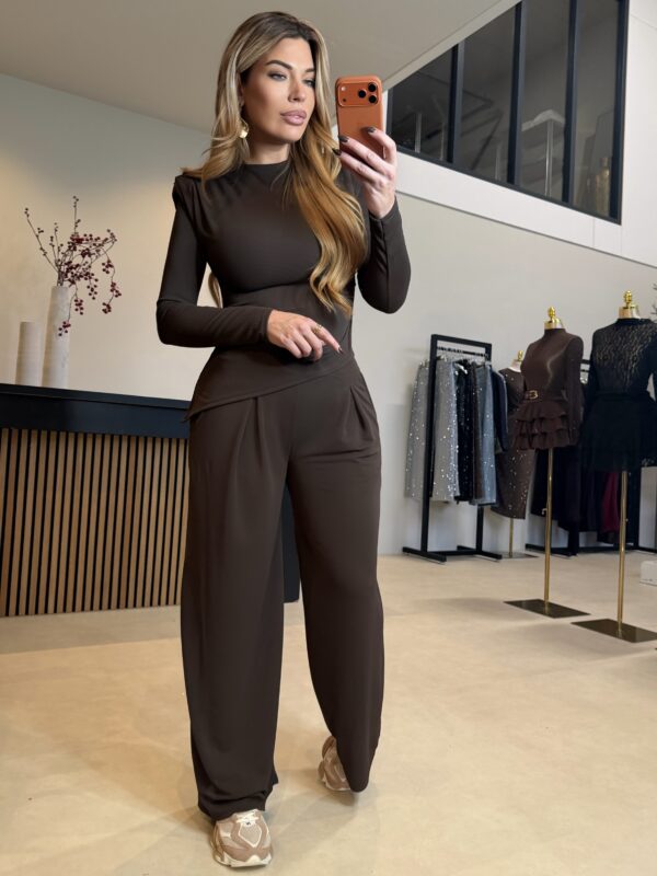 In the meantime set - Choco