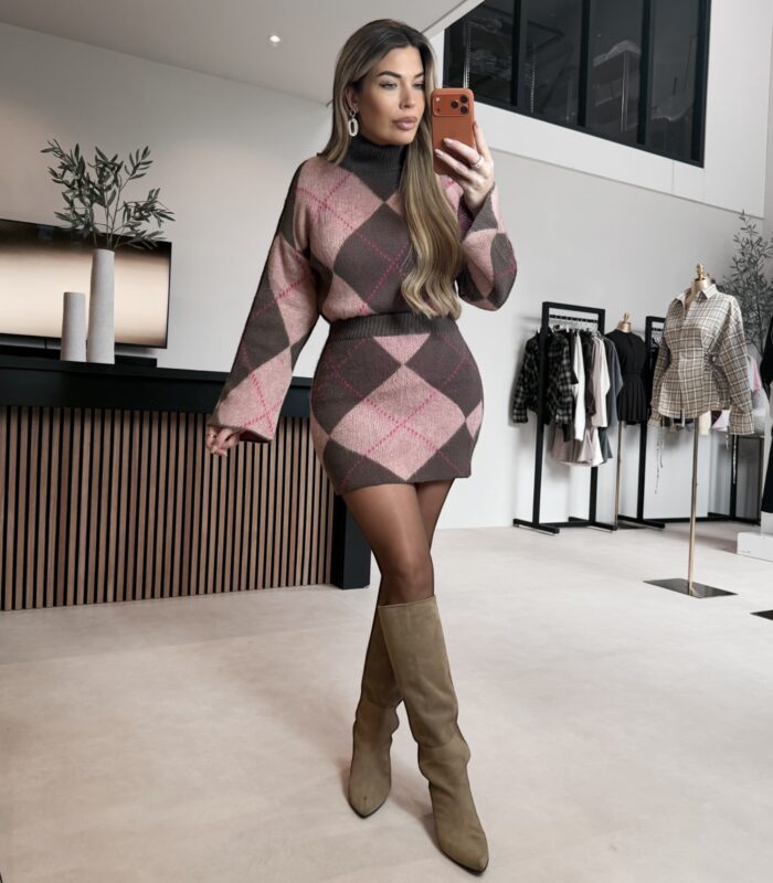 New Checked Knitted set - Choco/Pink