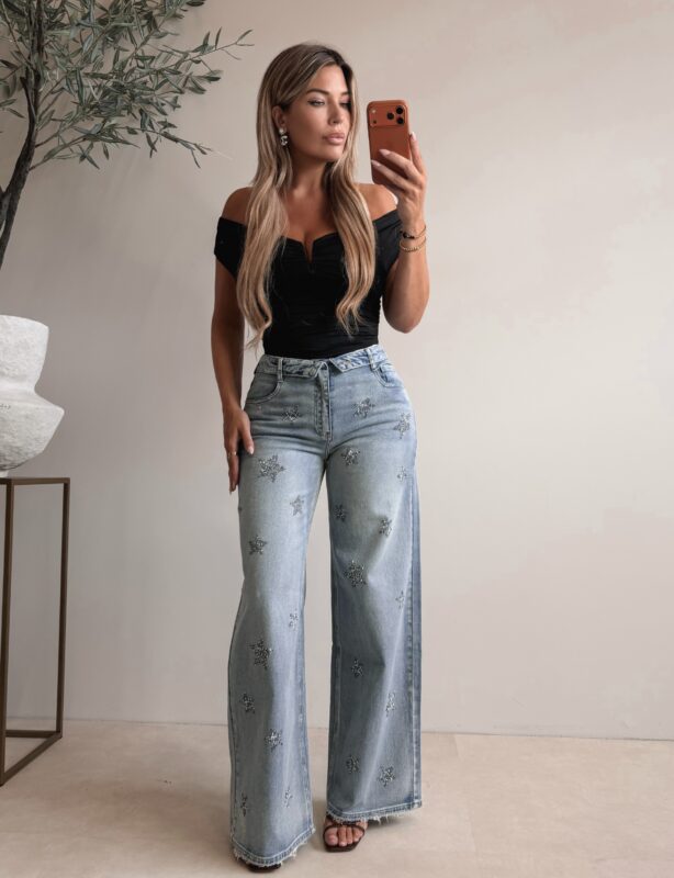 OffShoulder Smocked body - Black