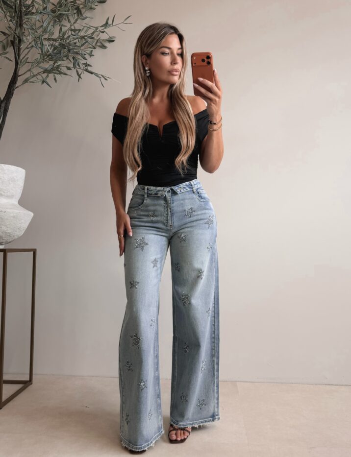 OffShoulder Smocked body - Black