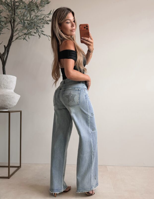 OffShoulder Smocked body - Black