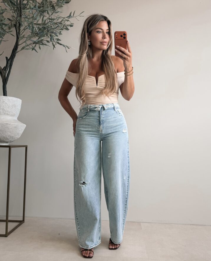 Offshoulder Smocked body - Nude