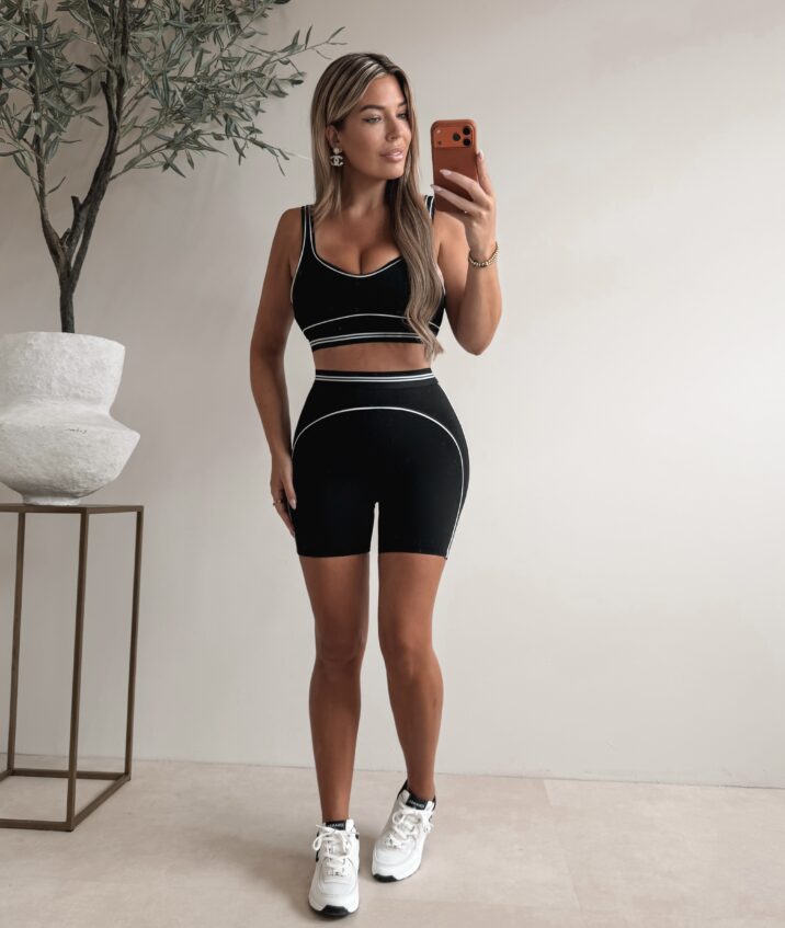 Essential Short Sporty 2 piece - Black