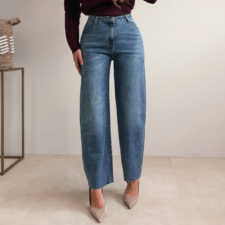 The Barrel Leg Jeans - Blue